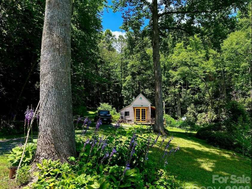 204 Rush Creek Road, Black Mountain, NC 28711.  MLS# CAR4388413, YatesRealty ID 28541. 