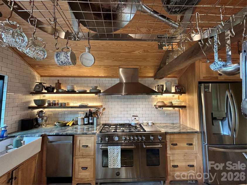 204 Rush Creek Road, Black Mountain, NC 28711.  MLS# CAR4388413, YatesRealty ID 28541. 