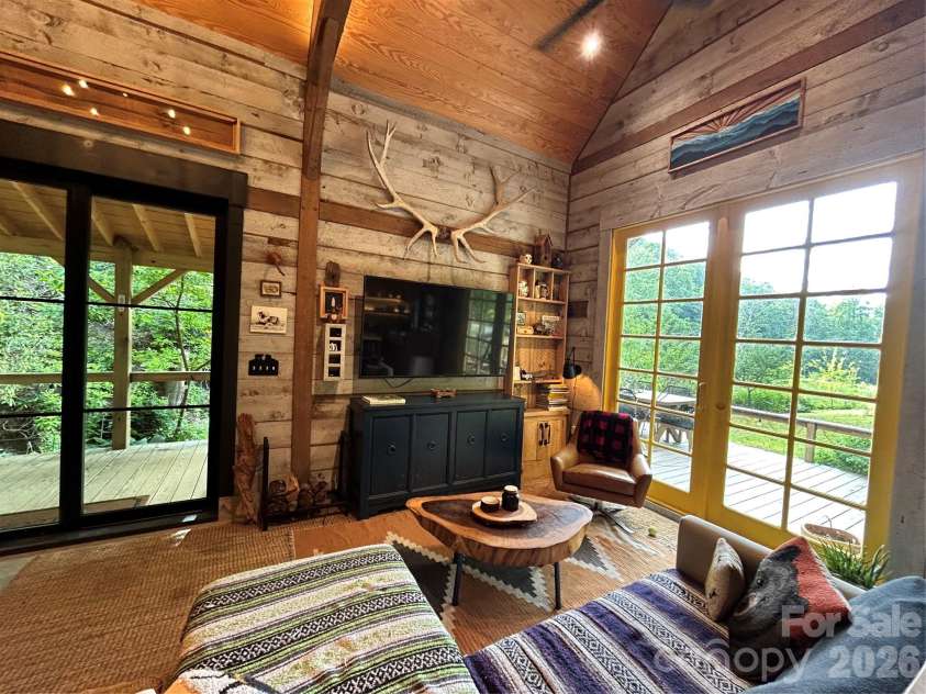 204 Rush Creek Road, Black Mountain, NC 28711.  MLS# CAR4388413, YatesRealty ID 28541. 