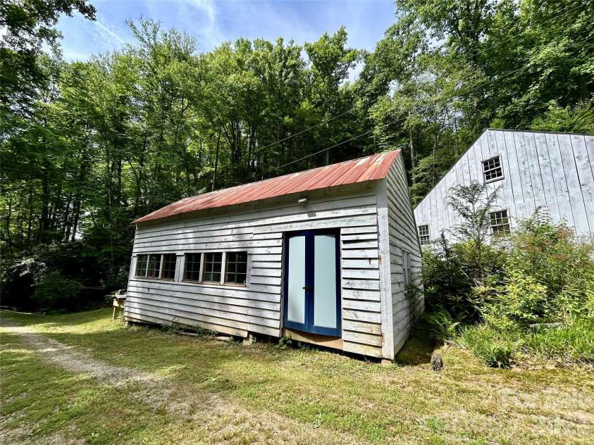 204 Rush Creek Road, Black Mountain, NC 28711.  MLS# CAR4388413, YatesRealty ID 28541. 