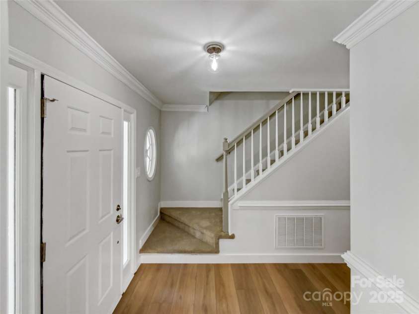9643 Whitewood Trail, Charlotte, NC 28269.  MLS# CAR4285029, YatesRealty ID 28541. 