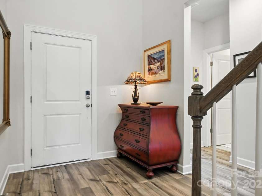3140 Seville Street, Charlotte, NC 28214.  MLS# CAR4285079, YatesRealty ID 28543. Step inside to soaring ceilings and natural light