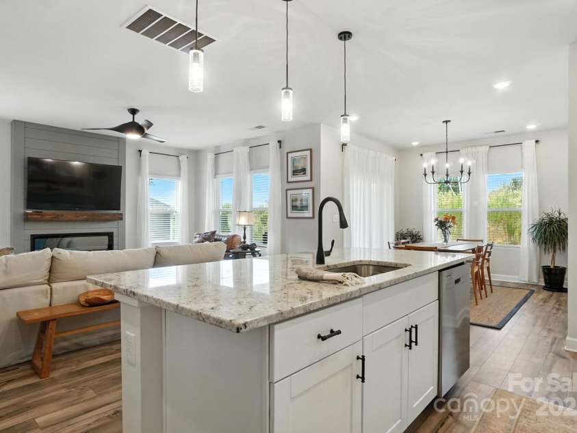 3140 Seville Street, Charlotte, NC 28214.  MLS# CAR4285079, YatesRealty ID 28543. The heart of the home, designed for both everyday living and entertaining