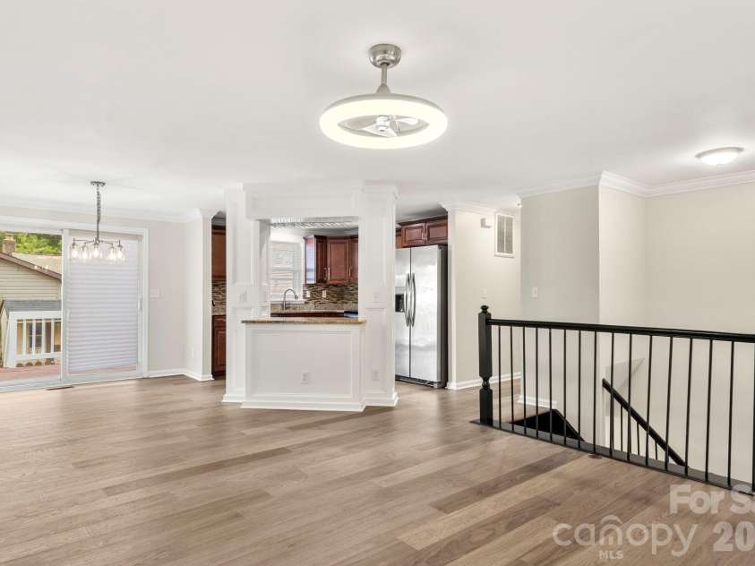 6018 Misty Way Lane, Charlotte, NC 28212.  MLS# CAR4370915, YatesRealty ID 28543. 