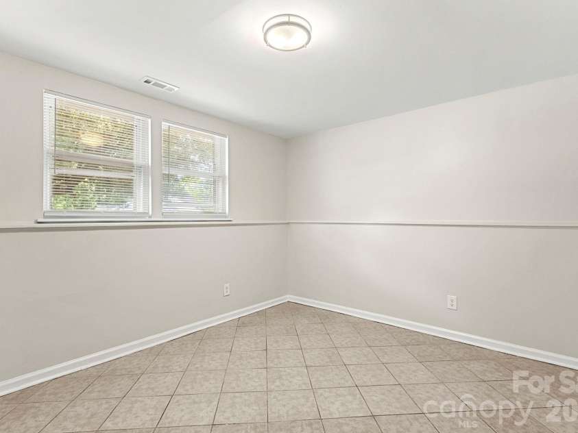 6018 Misty Way Lane, Charlotte, NC 28212.  MLS# CAR4370915, YatesRealty ID 28543. 