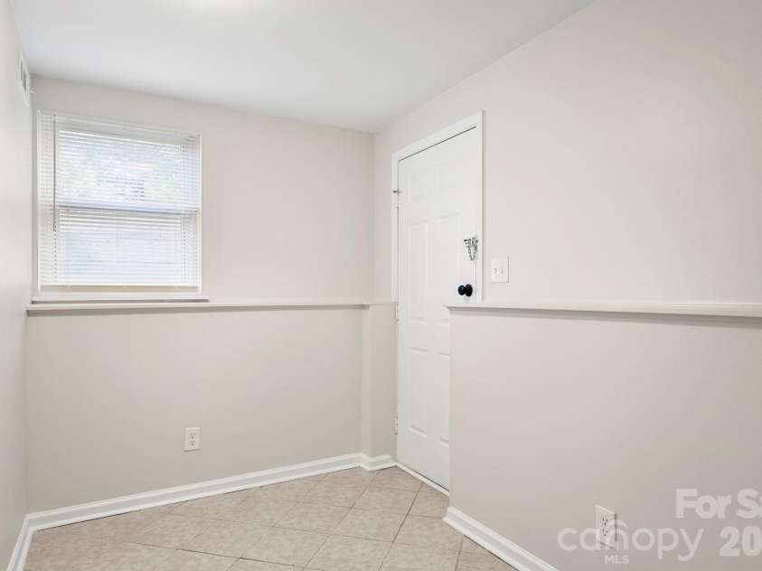 6018 Misty Way Lane, Charlotte, NC 28212.  MLS# CAR4370915, YatesRealty ID 28543. 