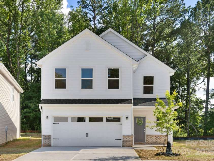 1125 Thayer Glen Court, Charlotte, NC 28213.  MLS# CAR4276499, YatesRealty ID 28544. 