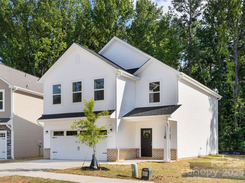1125 Thayer Glen Court, Charlotte, NC 28213.  MLS# CAR4276499, YatesRealty ID 28544. 