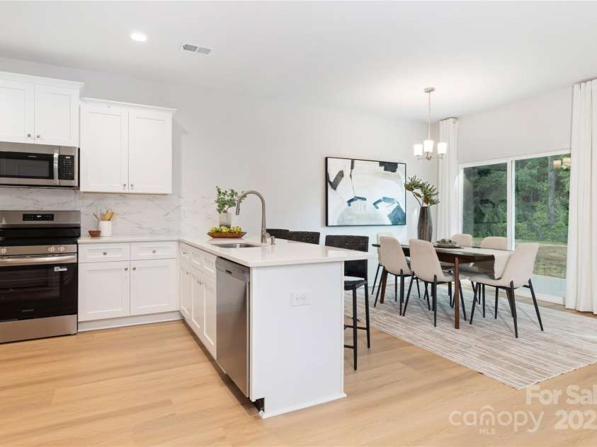 1125 Thayer Glen Court, Charlotte, NC 28213.  MLS# CAR4276499, YatesRealty ID 28544. 