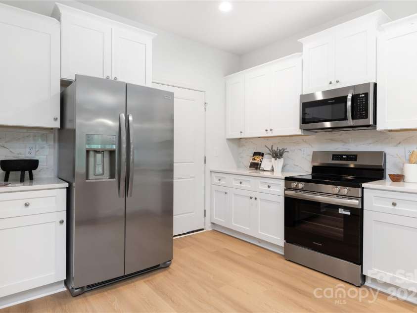 1125 Thayer Glen Court, Charlotte, NC 28213.  MLS# CAR4276499, YatesRealty ID 28544. 