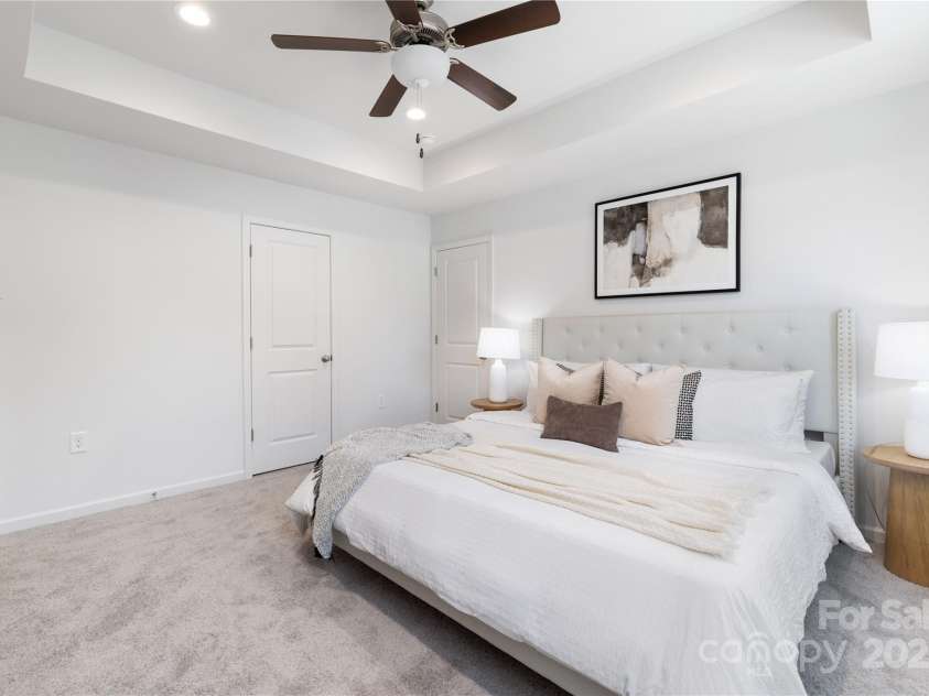 1125 Thayer Glen Court, Charlotte, NC 28213.  MLS# CAR4276499, YatesRealty ID 28544. 