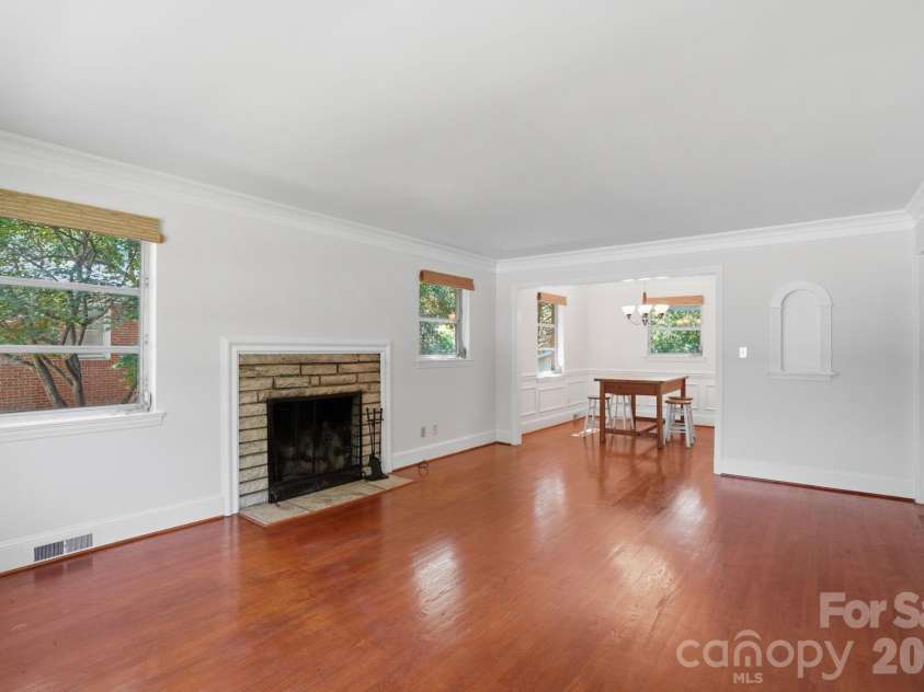 722 Seneca Place, Charlotte, NC 28210.  MLS# CAR4381813, YatesRealty ID 28545. 