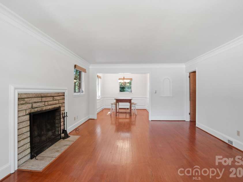 722 Seneca Place, Charlotte, NC 28210.  MLS# CAR4381813, YatesRealty ID 28545. 
