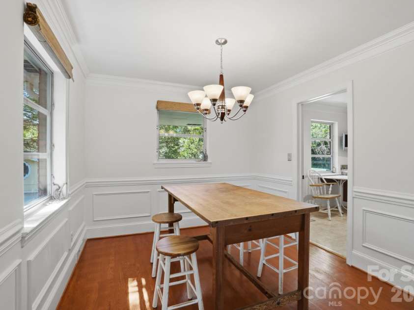 722 Seneca Place, Charlotte, NC 28210.  MLS# CAR4381813, YatesRealty ID 28545. 