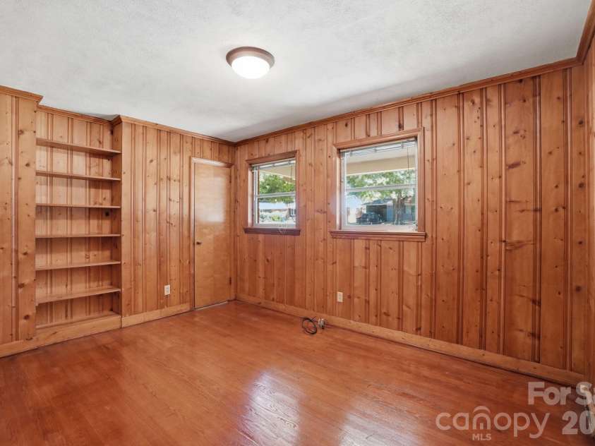 722 Seneca Place, Charlotte, NC 28210.  MLS# CAR4381813, YatesRealty ID 28545. 