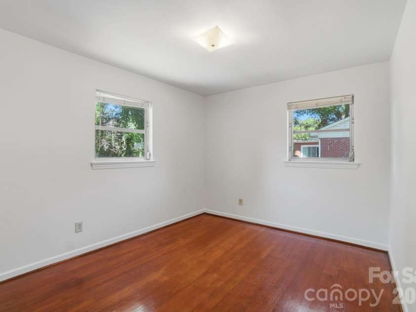 722 Seneca Place, Charlotte, NC 28210.  MLS# CAR4381813, YatesRealty ID 28545. 