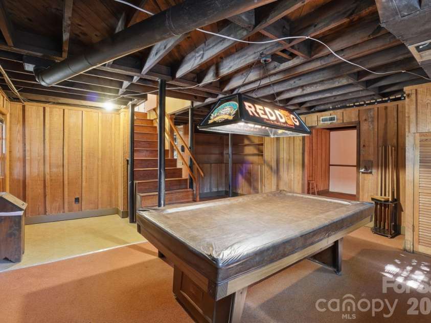 722 Seneca Place, Charlotte, NC 28210.  MLS# CAR4381813, YatesRealty ID 28545. 