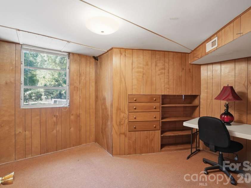 722 Seneca Place, Charlotte, NC 28210.  MLS# CAR4381813, YatesRealty ID 28545. 