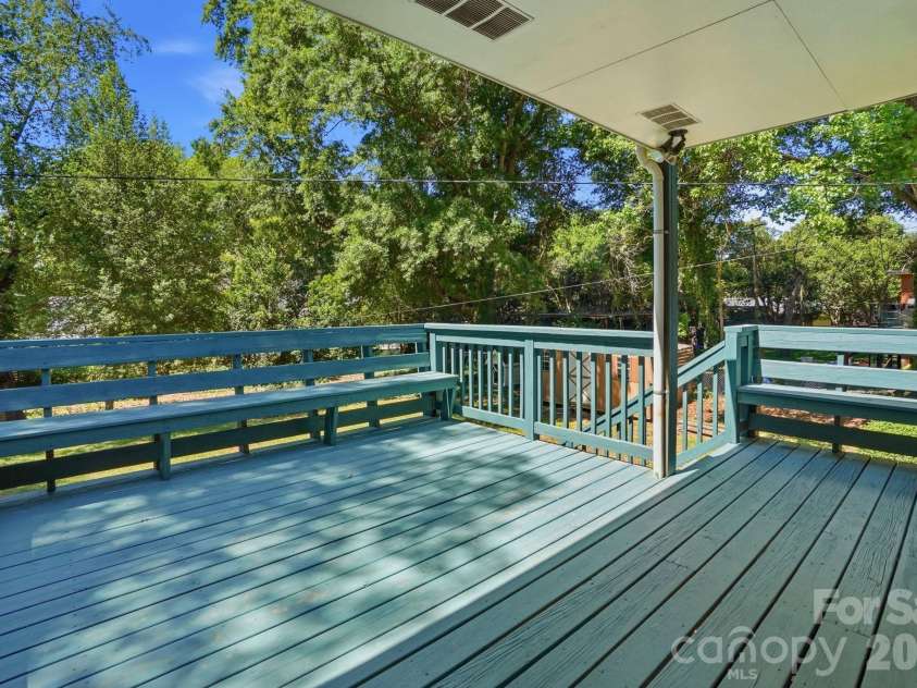 722 Seneca Place, Charlotte, NC 28210.  MLS# CAR4381813, YatesRealty ID 28545. 
