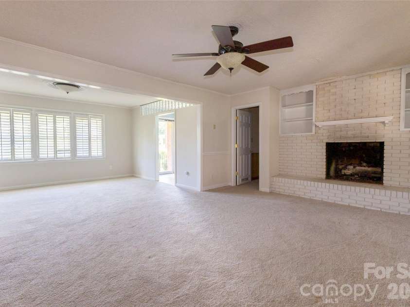 118 Amity Circle, Belmont, NC 28012.  MLS# CAR4388591, YatesRealty ID 28546. 