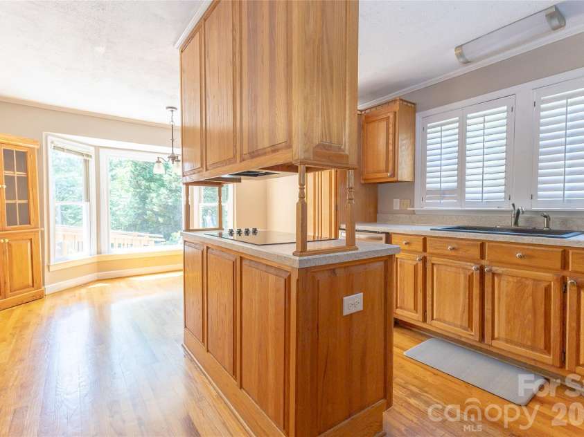 118 Amity Circle, Belmont, NC 28012.  MLS# CAR4388591, YatesRealty ID 28546. 