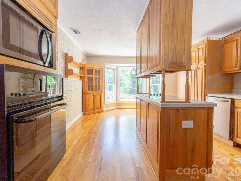118 Amity Circle, Belmont, NC 28012.  MLS# CAR4388591, YatesRealty ID 28546. 