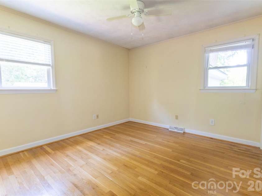 118 Amity Circle, Belmont, NC 28012.  MLS# CAR4388591, YatesRealty ID 28546. 