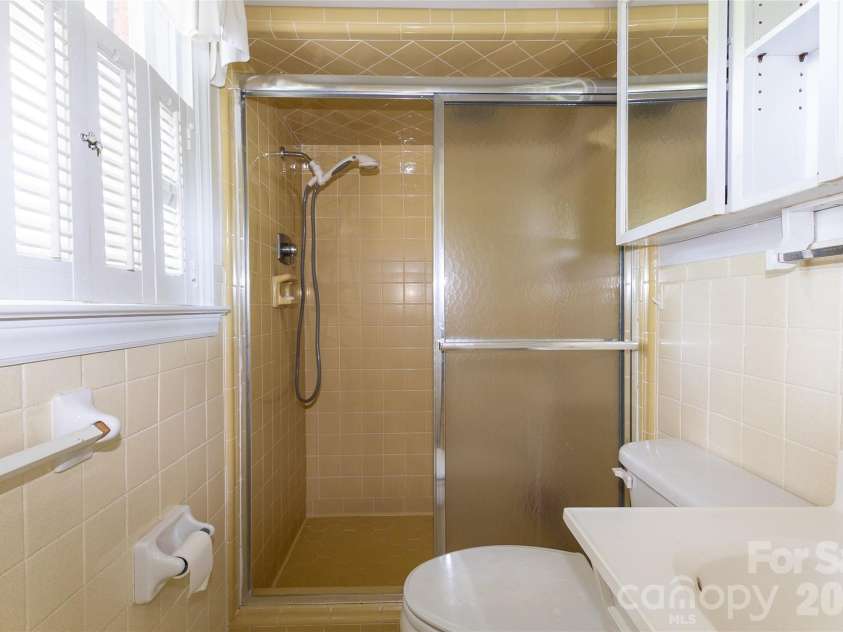 118 Amity Circle, Belmont, NC 28012.  MLS# CAR4388591, YatesRealty ID 28546. 