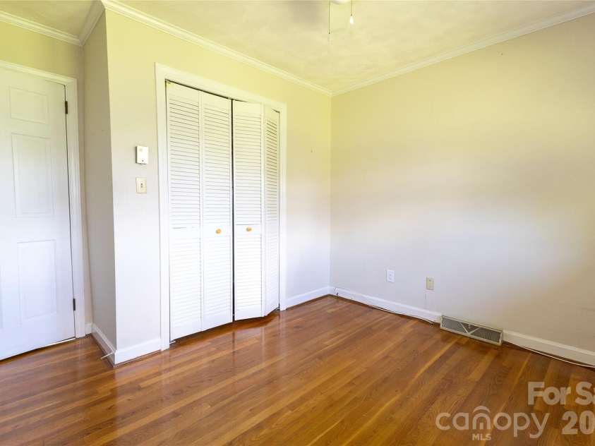 118 Amity Circle, Belmont, NC 28012.  MLS# CAR4388591, YatesRealty ID 28546. 