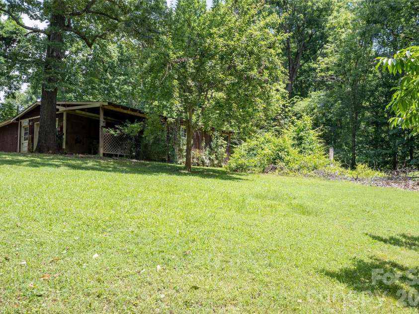 118 Amity Circle, Belmont, NC 28012.  MLS# CAR4388591, YatesRealty ID 28546. 