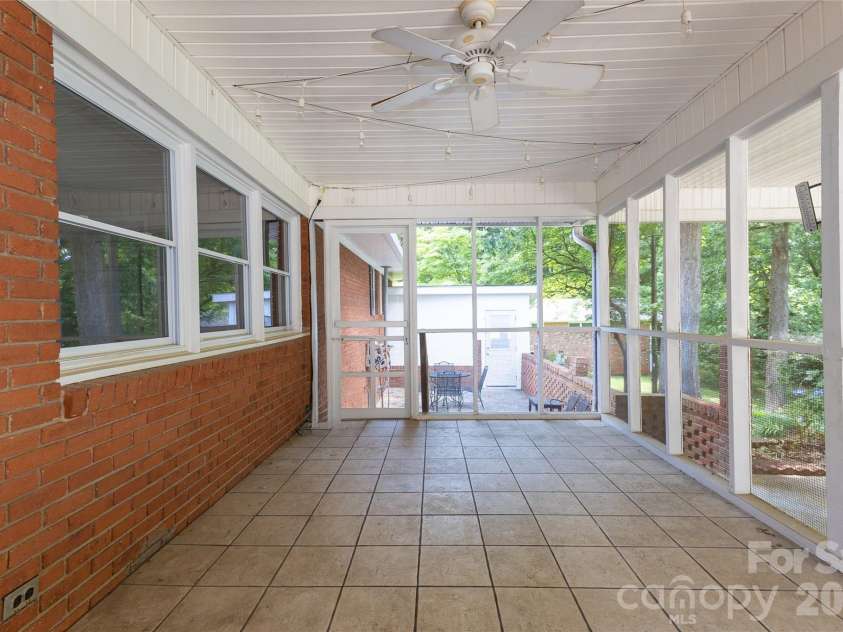 118 Amity Circle, Belmont, NC 28012.  MLS# CAR4388591, YatesRealty ID 28546. 