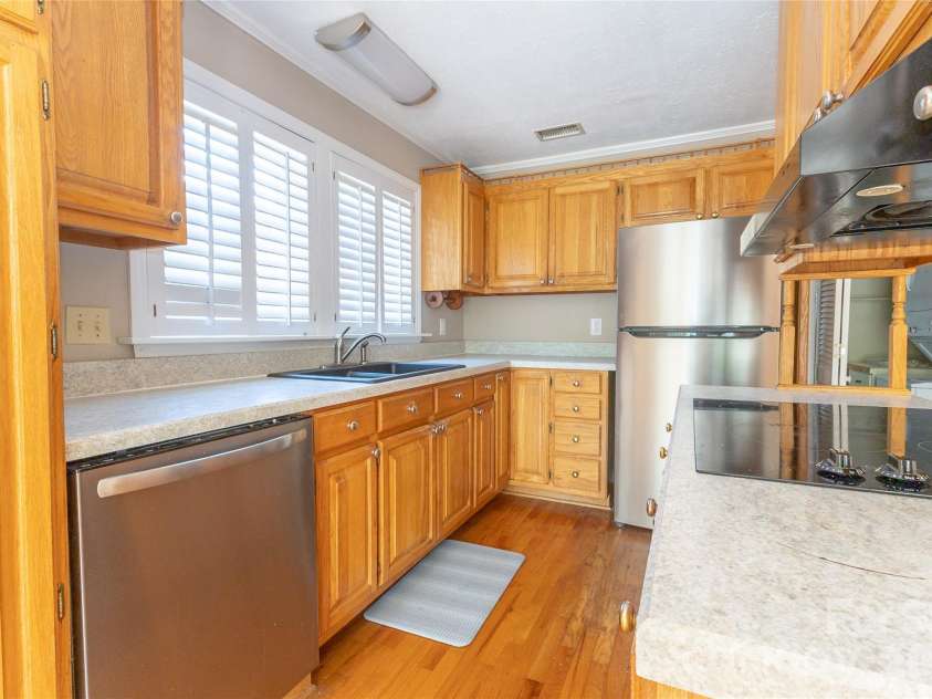 118 Amity Circle, Belmont, NC 28012.  MLS# CAR4388591, YatesRealty ID 28546. 