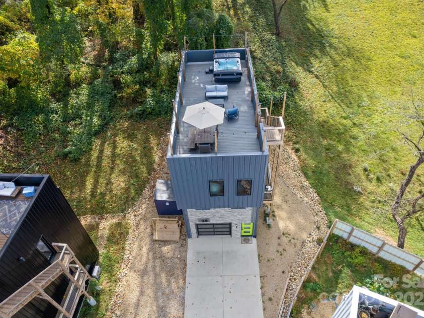 28 Carrick Lane, Brevard, NC 28712.  MLS# CAR4268705, YatesRealty ID 28546. 