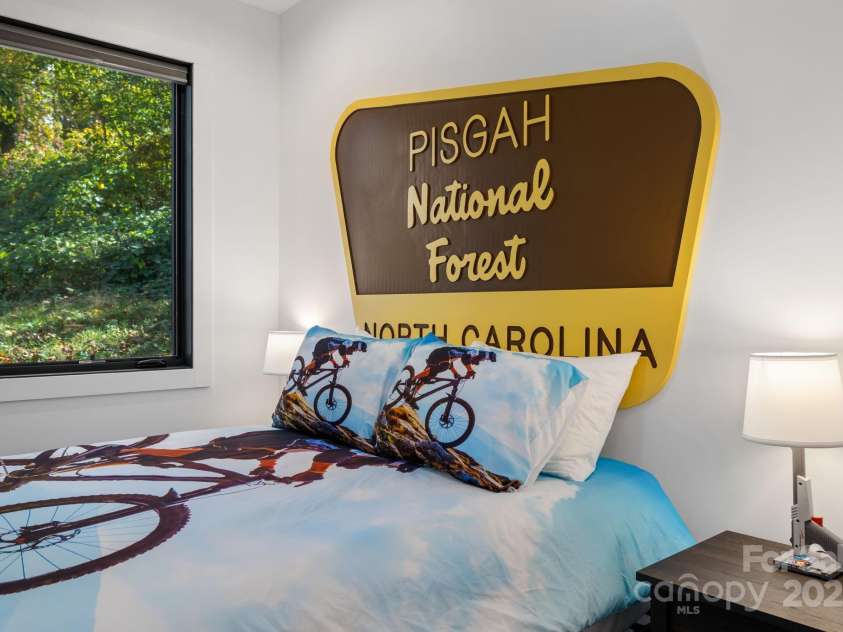 28 Carrick Lane, Brevard, NC 28712.  MLS# CAR4268705, YatesRealty ID 28546. 