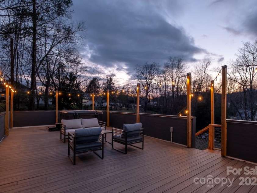 28 Carrick Lane, Brevard, NC 28712.  MLS# CAR4268705, YatesRealty ID 28546. 