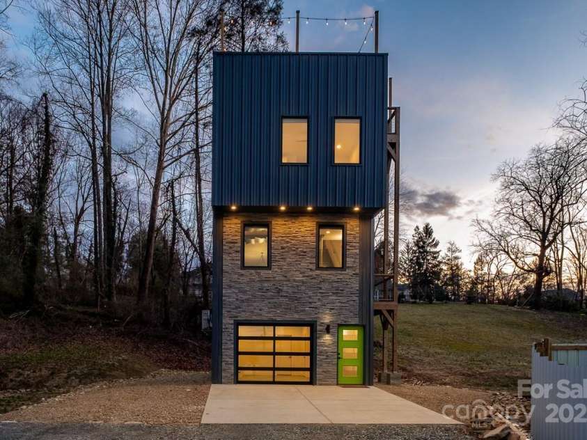 28 Carrick Lane, Brevard, NC 28712.  MLS# CAR4268705, YatesRealty ID 28546. 
