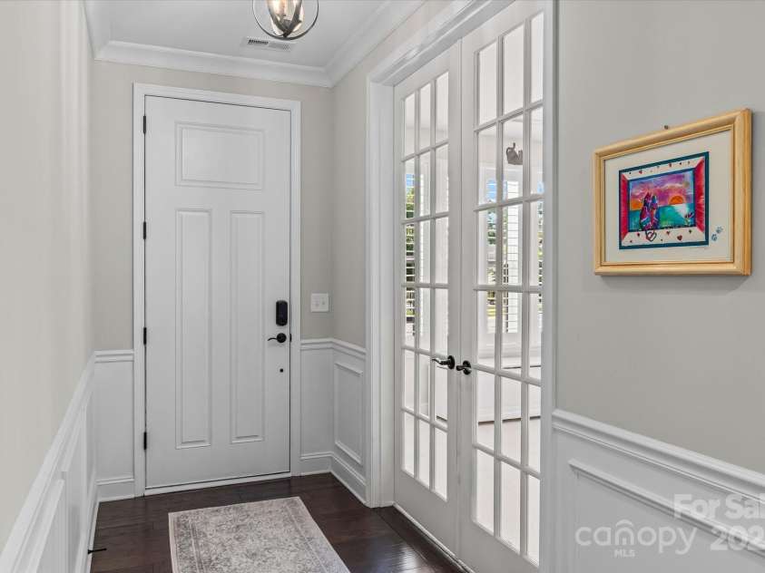 5225 Butternut Drive, Charlotte, NC 28215.  MLS# CAR4284346, YatesRealty ID 28547. Entry