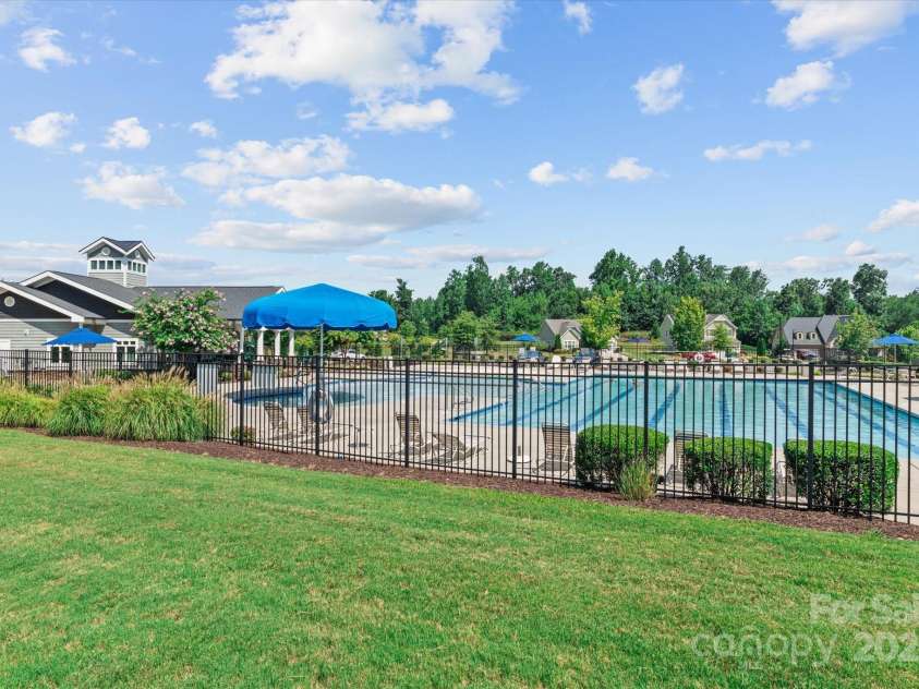 5225 Butternut Drive, Charlotte, NC 28215.  MLS# CAR4284346, YatesRealty ID 28547. Holcomb Woods Pool