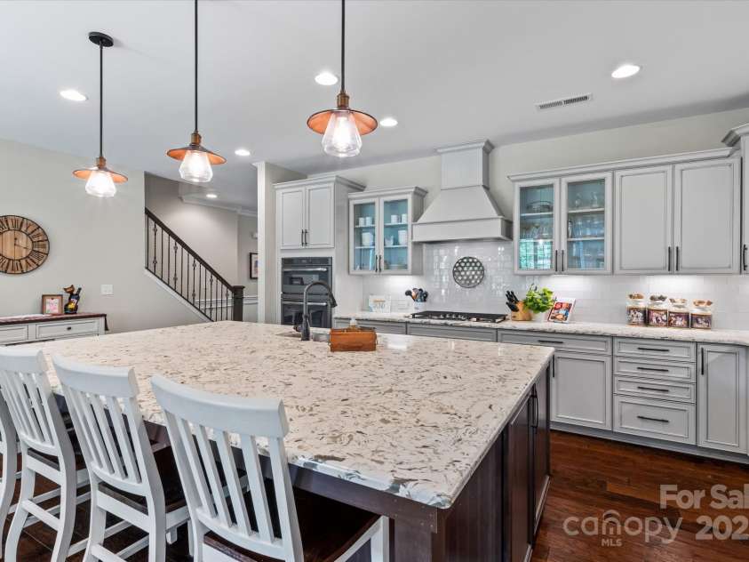 5225 Butternut Drive, Charlotte, NC 28215.  MLS# CAR4284346, YatesRealty ID 28547. Kitchen