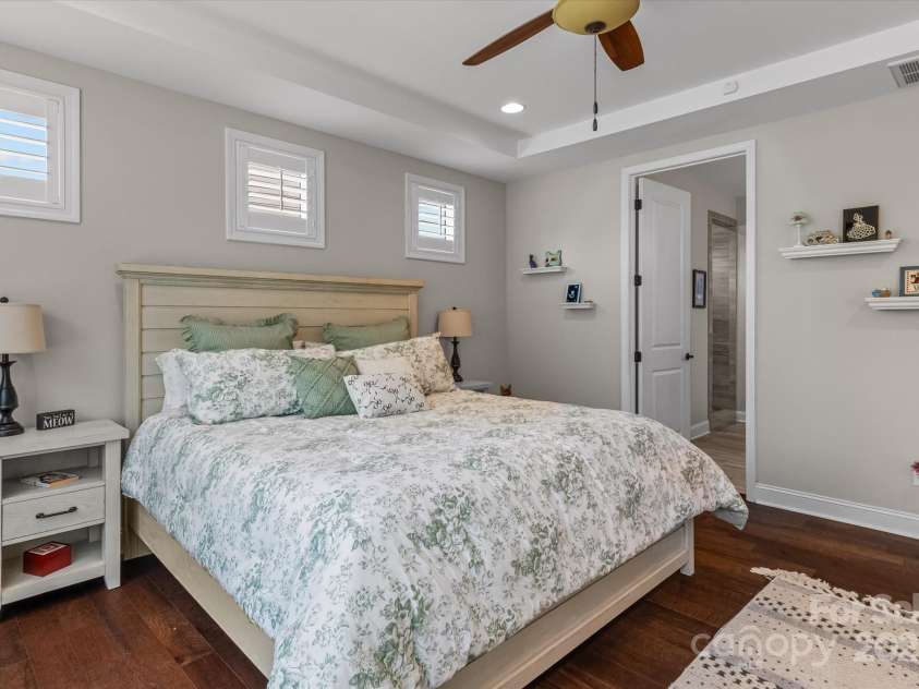 5225 Butternut Drive, Charlotte, NC 28215.  MLS# CAR4284346, YatesRealty ID 28547. Primary Bedroom