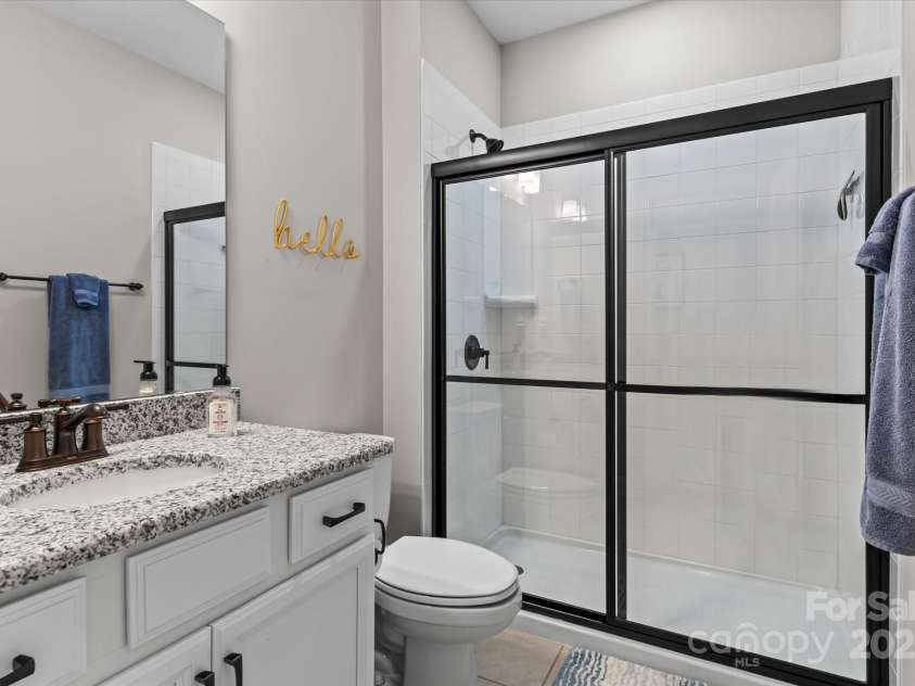 5225 Butternut Drive, Charlotte, NC 28215.  MLS# CAR4284346, YatesRealty ID 28547. Second Floor Full Bath