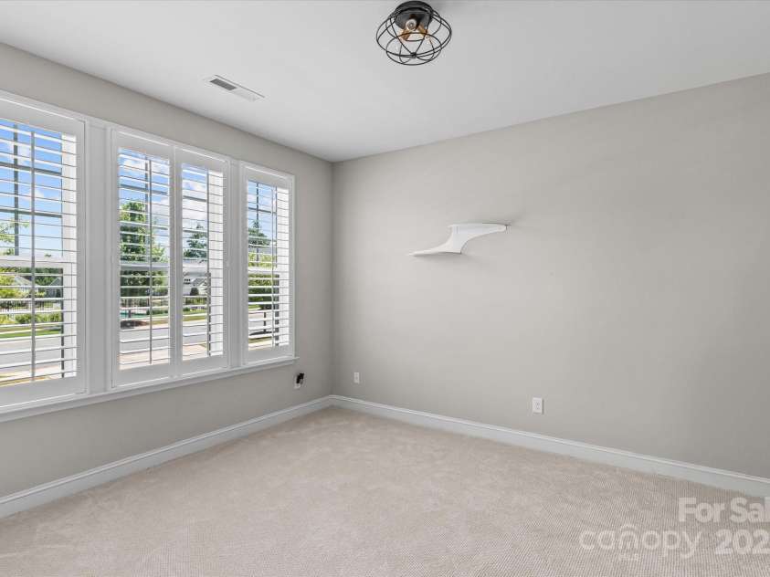 5225 Butternut Drive, Charlotte, NC 28215.  MLS# CAR4284346, YatesRealty ID 28547. Study