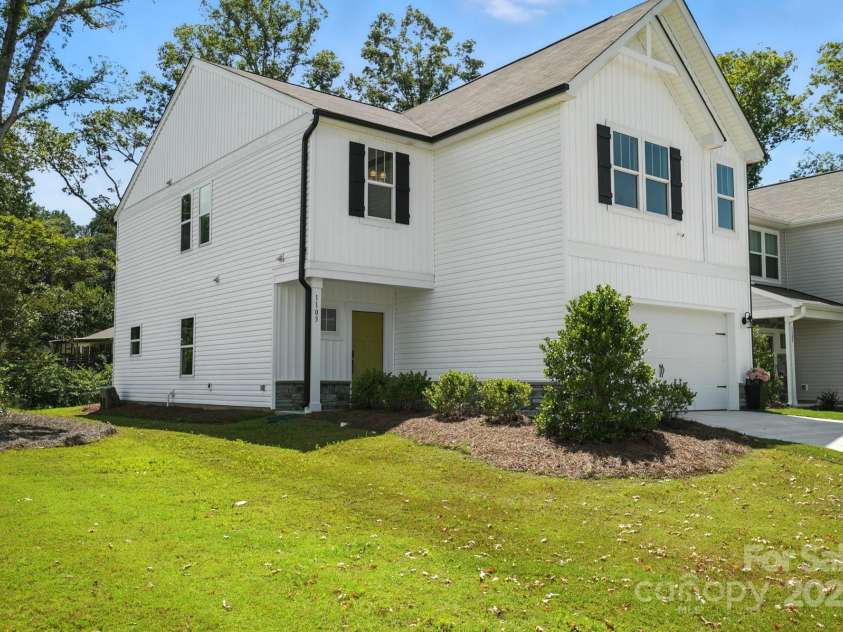 1103 Overland Drive, Dallas, NC 28034.  MLS# CAR4282641, YatesRealty ID 28548. 