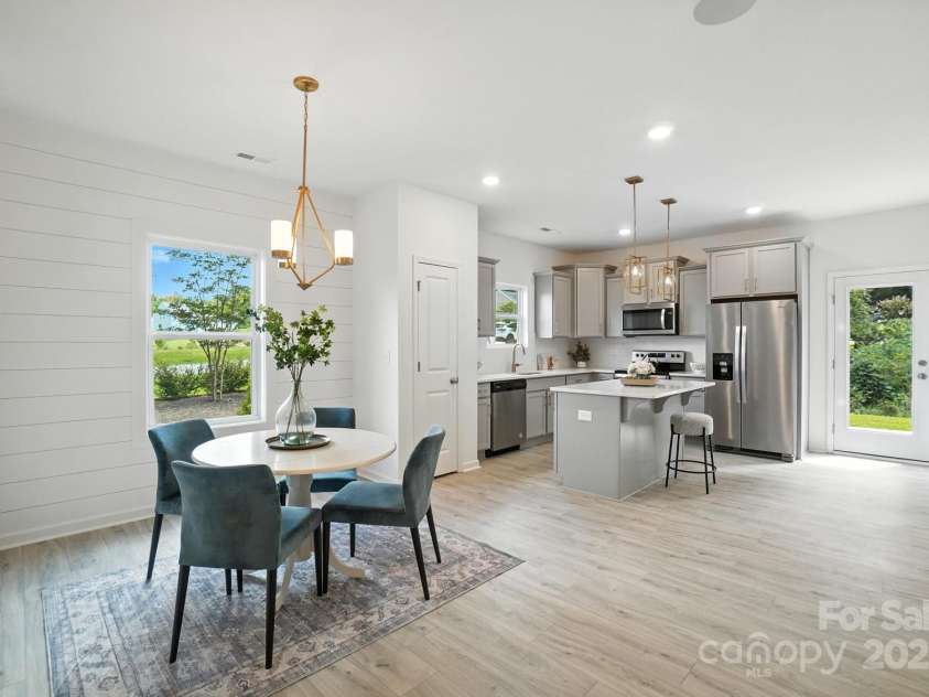 1103 Overland Drive, Dallas, NC 28034.  MLS# CAR4282641, YatesRealty ID 28548. Dining area