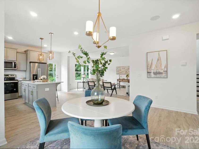 1103 Overland Drive, Dallas, NC 28034.  MLS# CAR4282641, YatesRealty ID 28548. Dining area