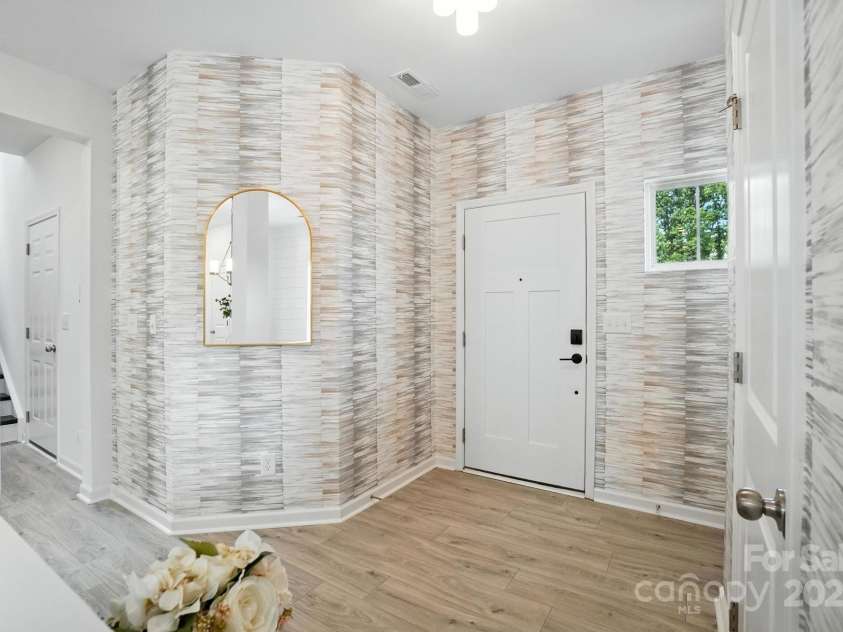 1103 Overland Drive, Dallas, NC 28034.  MLS# CAR4282641, YatesRealty ID 28548. Entry area
