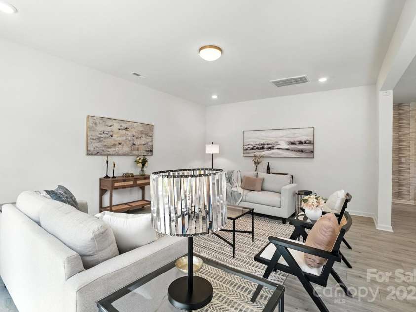 1103 Overland Drive, Dallas, NC 28034.  MLS# CAR4282641, YatesRealty ID 28548. Extra-large living room