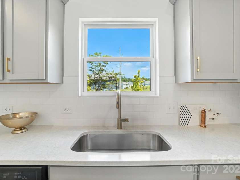 1103 Overland Drive, Dallas, NC 28034.  MLS# CAR4282641, YatesRealty ID 28548. Upgraded sink and faucet