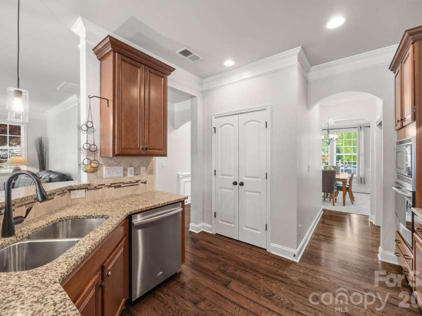 299 Annatto Way, Tega Cay, SC 29708.  MLS# CAR4373552, YatesRealty ID 28548. 