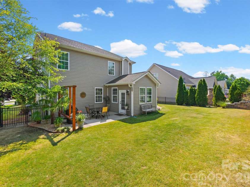 299 Annatto Way, Tega Cay, SC 29708.  MLS# CAR4373552, YatesRealty ID 28548. Backyard